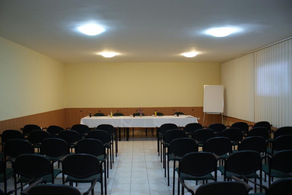 Sport Hotel Kecskemét Exterior photo